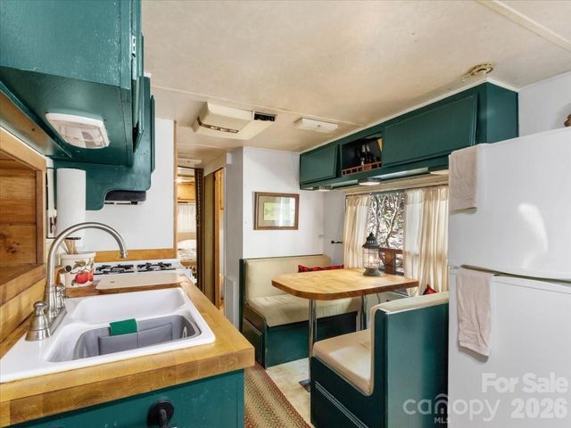 548 Bear Cub Drive 25, Spruce Pine, NC 28777