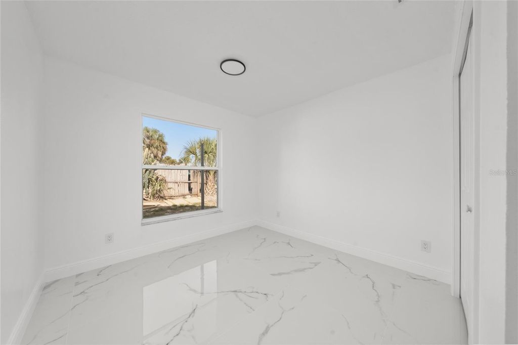 Image 16 of property listing at 5670 BRECKENRIDGE CIRCLE, Orlando, FL 32818