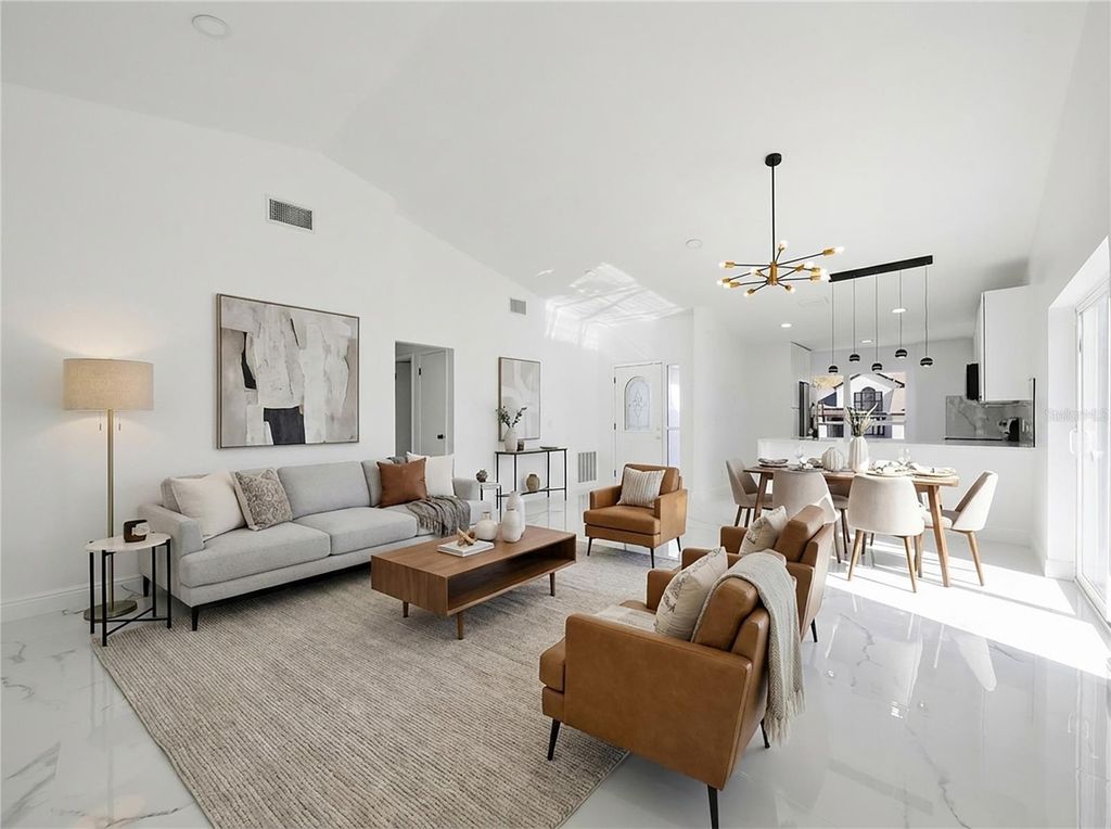 Image 9 of property listing at 5670 BRECKENRIDGE CIRCLE, Orlando, FL 32818