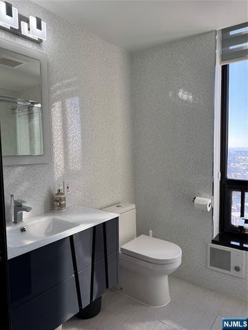 900 Palisade Avenue 2201, Fort Lee, NJ 07024