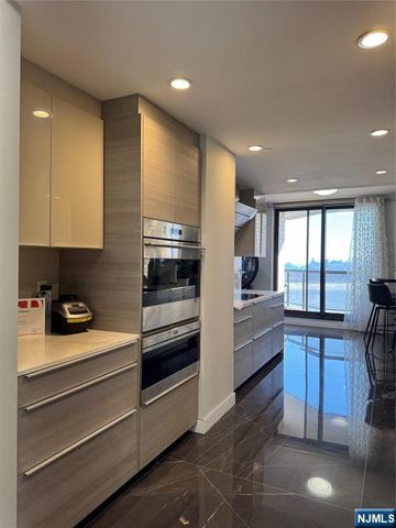 900 Palisade Avenue 2201, Fort Lee, NJ 07024