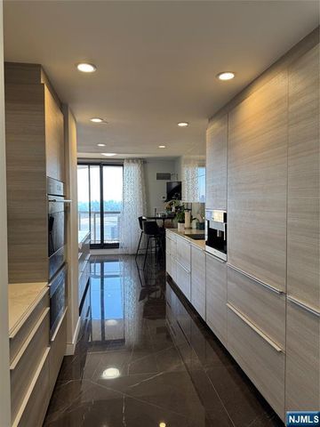 900 Palisade Avenue 2201, Fort Lee, NJ 07024