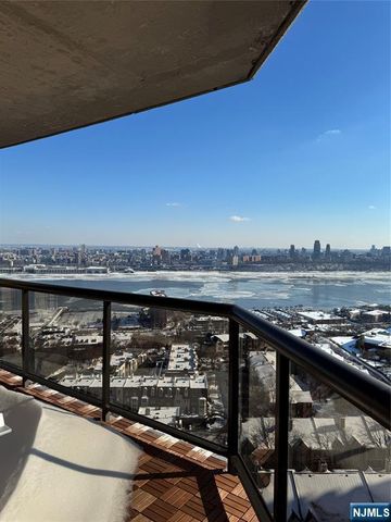 900 Palisade Avenue 2201, Fort Lee, NJ 07024