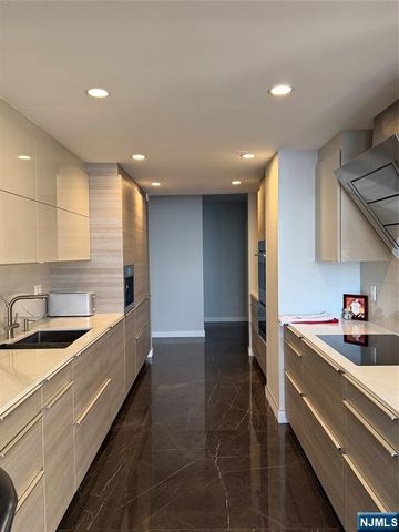 900 Palisade Avenue 2201, Fort Lee, NJ 07024