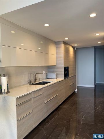 900 Palisade Avenue 2201, Fort Lee, NJ 07024