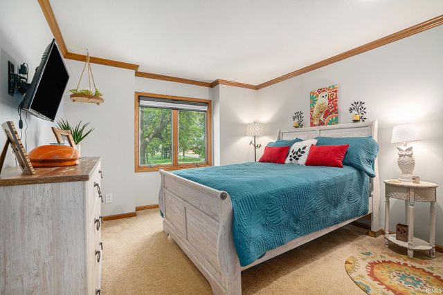 54454 Heron Cove Lane, Elkhart, IN 46516