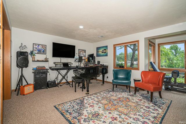 54454 Heron Cove Lane, Elkhart, IN 46516