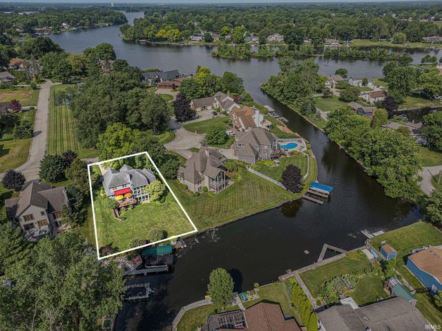 54454 Heron Cove Lane, Elkhart, IN 46516