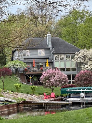 54454 Heron Cove Lane, Elkhart, IN 46516