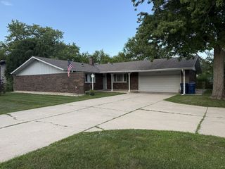 1313 Landwehr Road, Northbrook, IL 60062