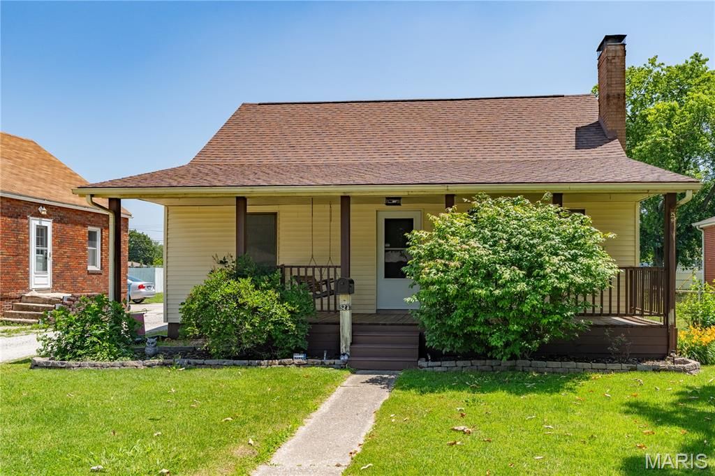 523 N 6th Street, Wood River, IL 62095