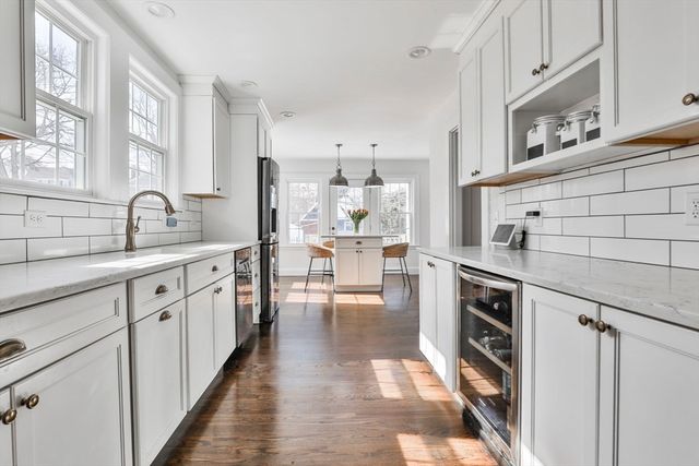 1185 Brook Rd, Milton, MA 02186