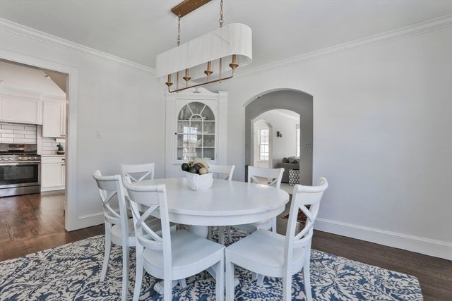 1185 Brook Rd, Milton, MA 02186