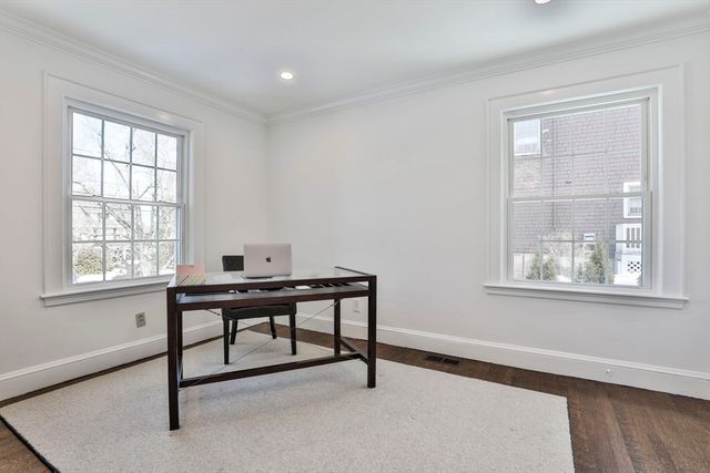 1185 Brook Rd, Milton, MA 02186