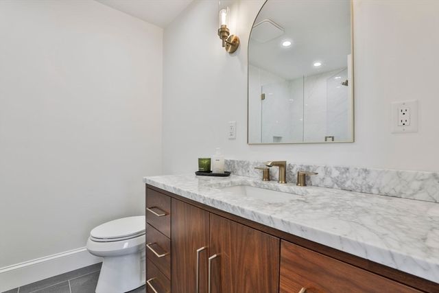 1185 Brook Rd, Milton, MA 02186