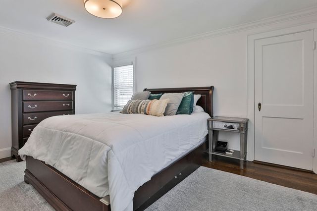 1185 Brook Rd, Milton, MA 02186