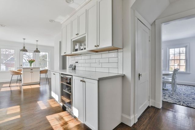 1185 Brook Rd, Milton, MA 02186