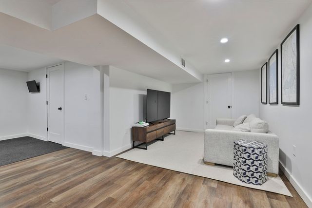 1185 Brook Rd, Milton, MA 02186