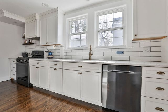 1185 Brook Rd, Milton, MA 02186