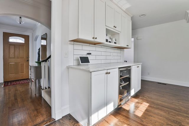 1185 Brook Rd, Milton, MA 02186