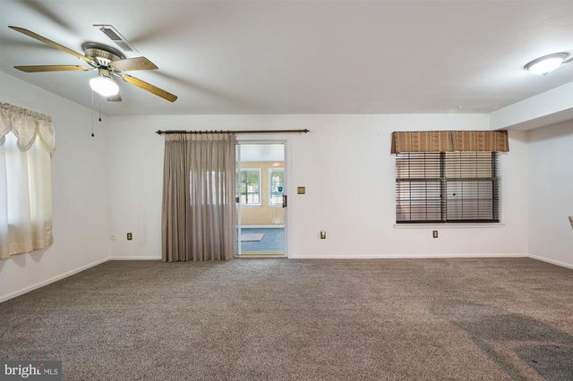 208 GRINDING WHEEL DR, Dover, DE 19904