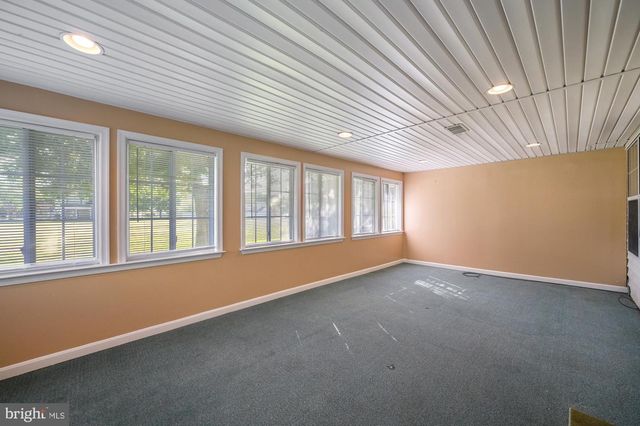 208 GRINDING WHEEL DR, Dover, DE 19904