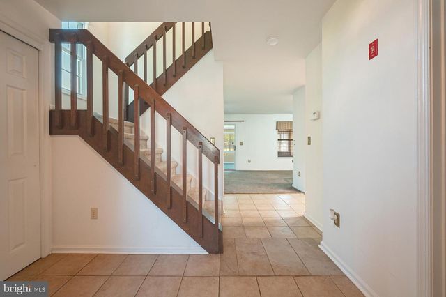 208 GRINDING WHEEL DR, Dover, DE 19904