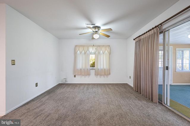 208 GRINDING WHEEL DR, Dover, DE 19904