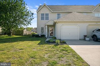 208 GRINDING WHEEL DR, Dover, DE 19904