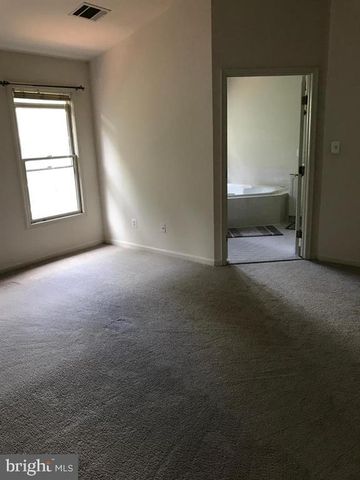8502 HARVEST OAK DR, Vienna, VA 22182