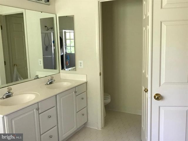 8502 HARVEST OAK DR, Vienna, VA 22182