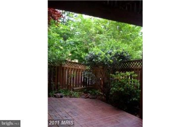 8502 HARVEST OAK DR, Vienna, VA 22182
