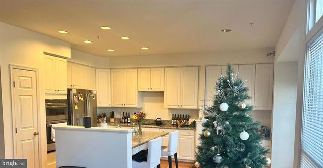 8502 HARVEST OAK DR, Vienna, VA 22182