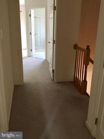 8502 HARVEST OAK DR, Vienna, VA 22182
