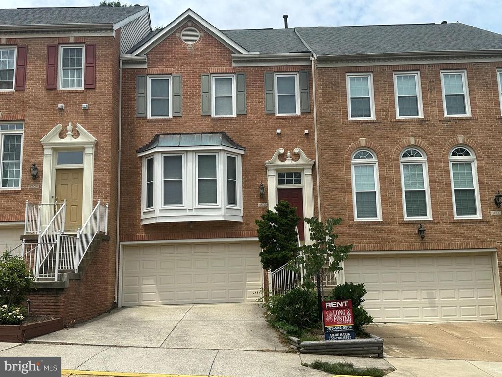8502 HARVEST OAK DR, Vienna, VA 22182