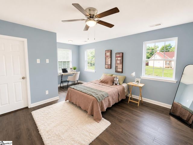 213 Kingscreek Drive, Greer, SC 29650