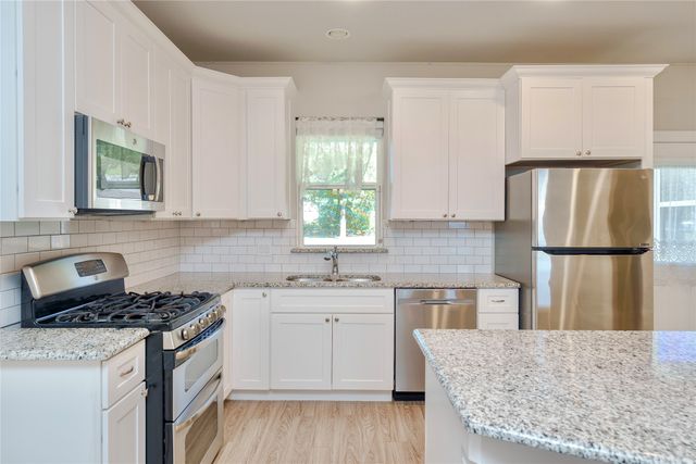 1341 Greenfield Drive, Gainesville, TX 76240