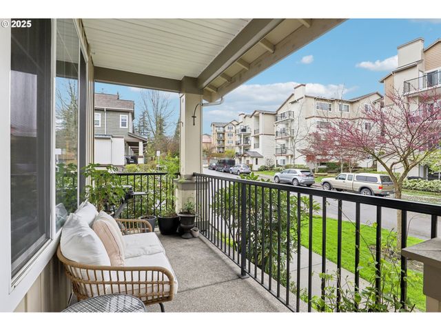 605 Nw LOST SPRINGS Ter 102, Portland, OR 97229