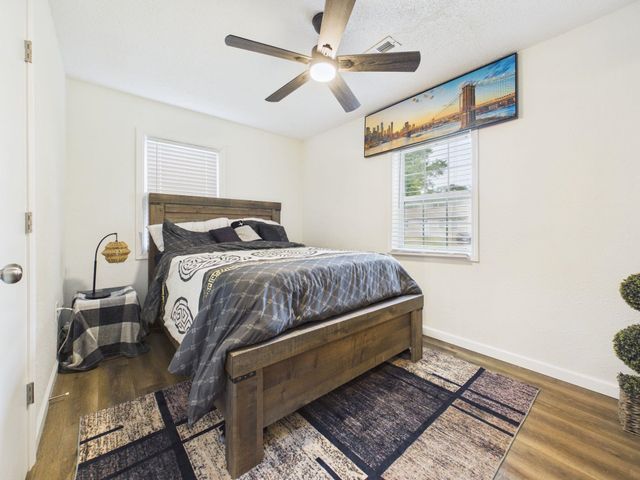 3016 E Locust St, Wichita, KS 67216