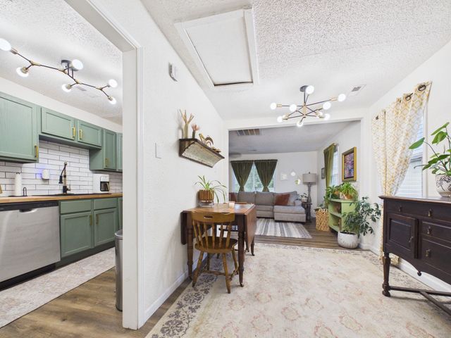 3016 E Locust St, Wichita, KS 67216