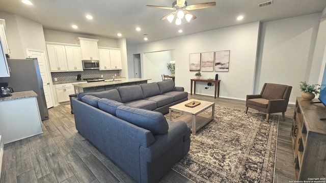 9304 Aggie, San Antonio, TX 78254