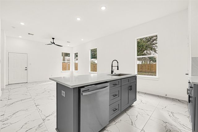 9334 Waller Street, Houston, TX 77012