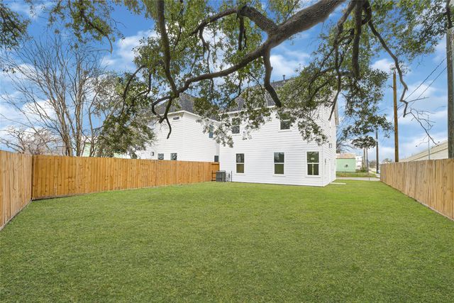 9334 Waller Street, Houston, TX 77012