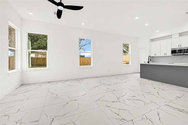 9334 Waller Street, Houston, TX 77012