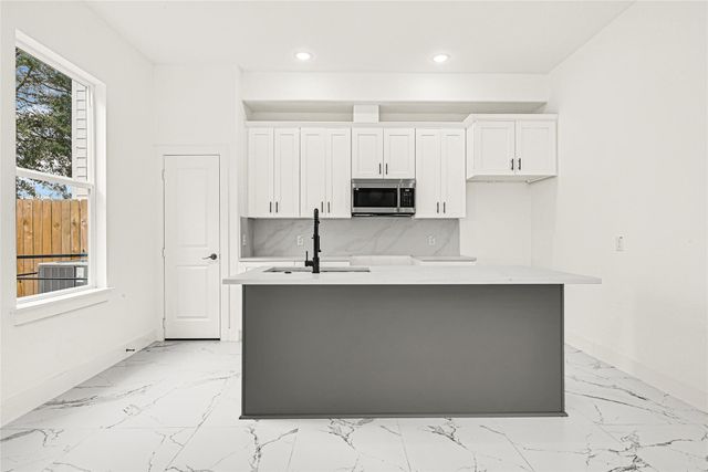 9334 Waller Street, Houston, TX 77012