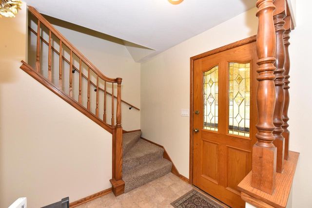 1005 Burr Oak BOULEVARD, Waukesha, WI 53189