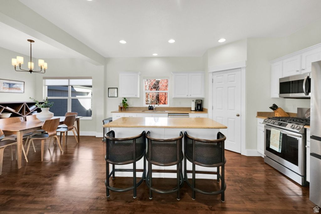 Image 9 of property listing at 11676 S HARVEST RAIN AVE, South Jordan, UT 84009