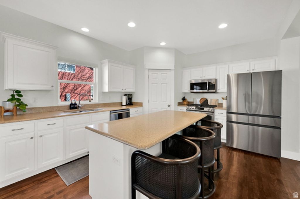 Image 10 of property listing at 11676 S HARVEST RAIN AVE, South Jordan, UT 84009