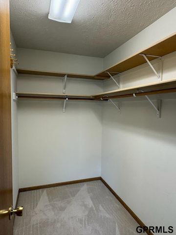2300 Lynnridge Place, Lincoln, NE 68521