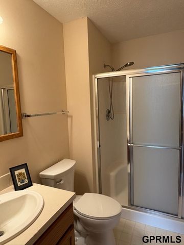 2300 Lynnridge Place, Lincoln, NE 68521